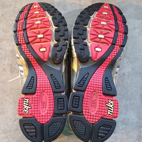 Nike - Picture 5 of 5